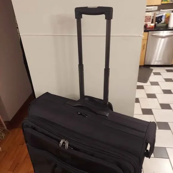 Travelpro Crew 5 DuPont Microballistic Nylon Rolling Garment Bag Checked Luggage